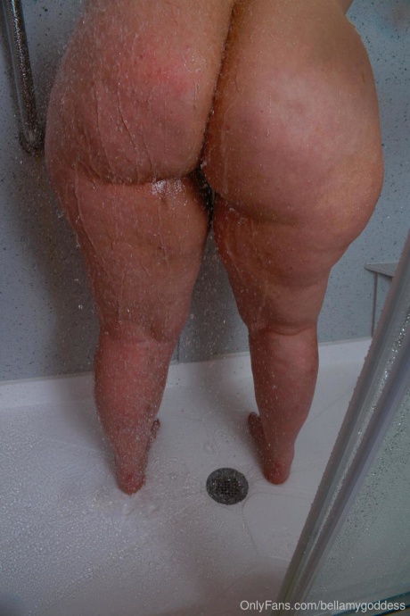 Fat White Ass Jiggling in the Shower