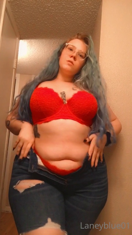 Laneyblue01 Phat Ass White Girl with Glasses