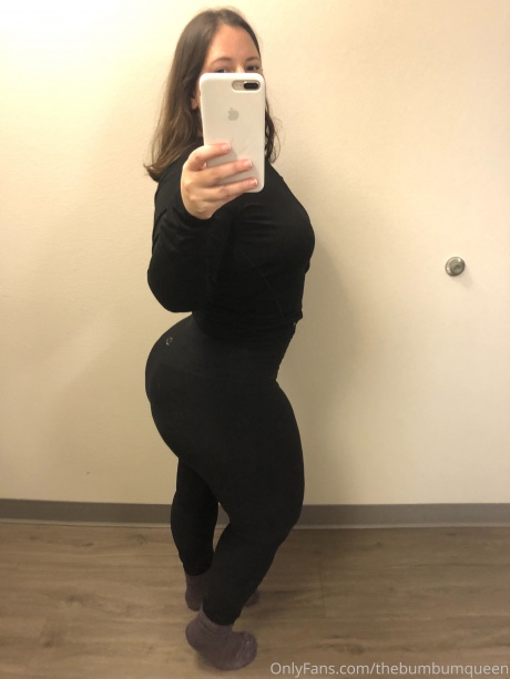Big Ass Brunette PAWG in Spandex
