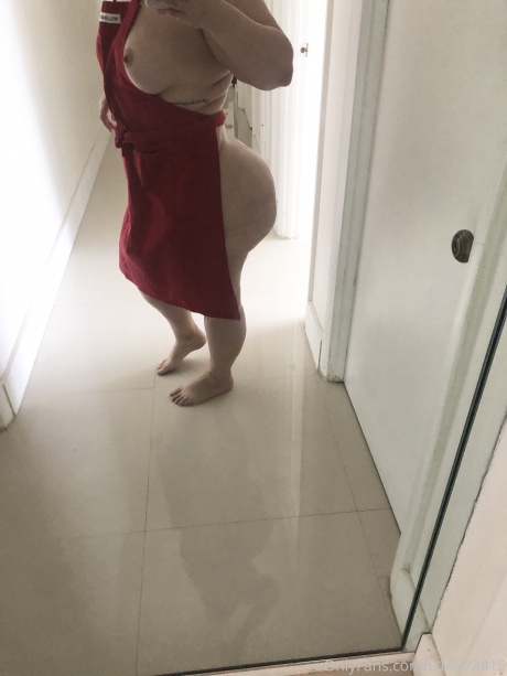 Big Booty PAWG with an Extreme Hourglass Figure