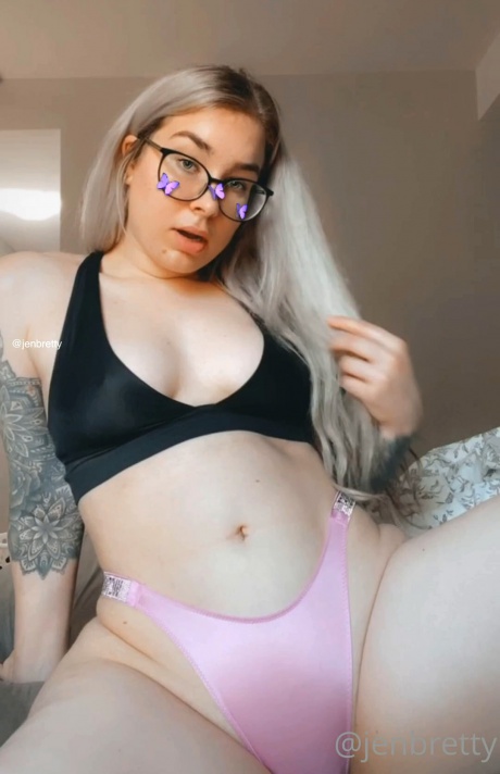 Jenbretty Thick White Booty Twerk and Spanking