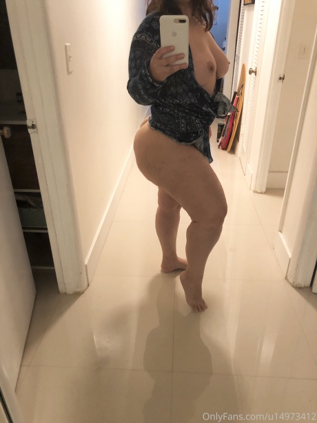 Small Waist and Thick Cellulite Thighs