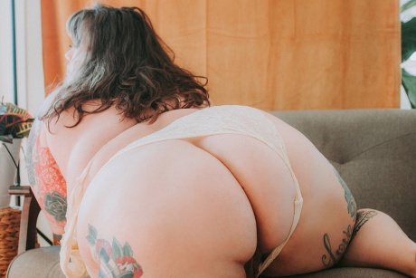 White SSBBW with a Huge Booty