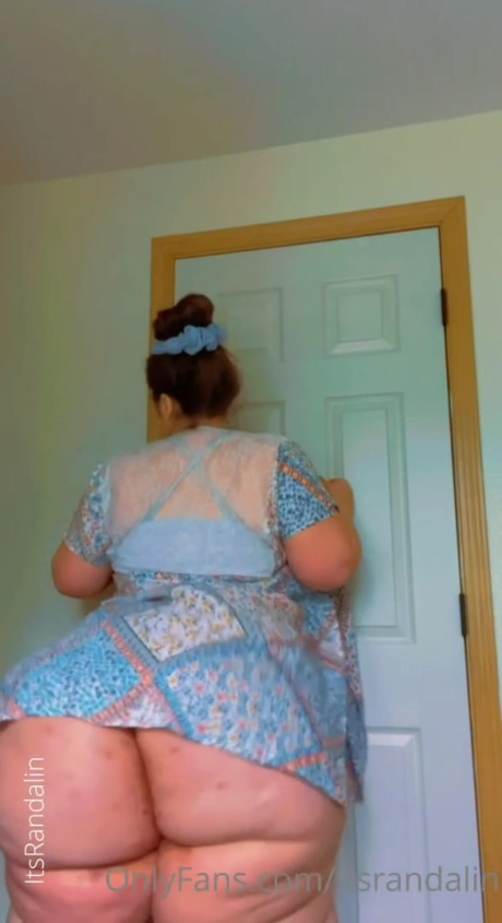 Randalin Gigantic White Booty Shaking_0039