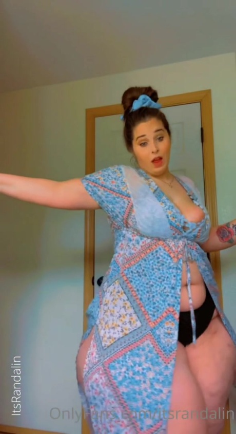 Randalin Gigantic White Booty Shaking_0057