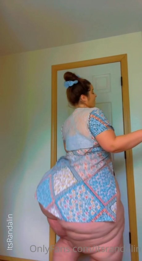 Randalin Gigantic White Booty Shaking_0062