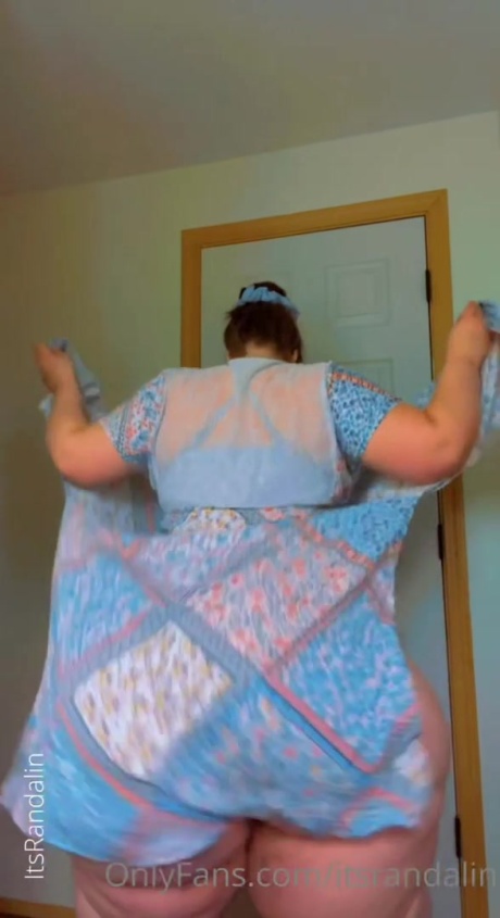 Randalin Gigantic White Booty Shaking_0067