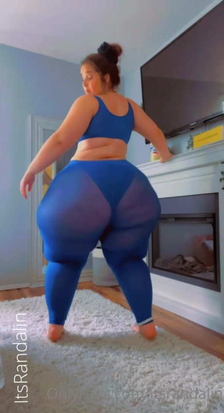 Randalin in Lycra Leggings_0011