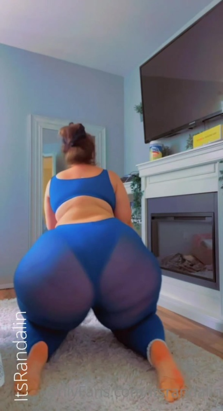 Randalin in Lycra Leggings_0016
