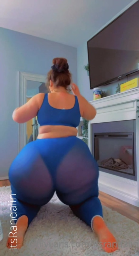 Randalin in Lycra Leggings_0017