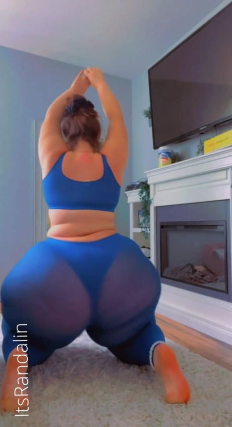 Randalin in Lycra Leggings_0045