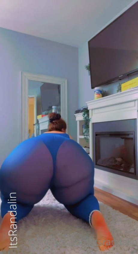 Randalin in Lycra Leggings_0046