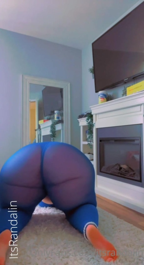 Randalin in Lycra Leggings_0048