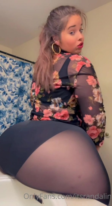 Randalin Twerking in Pantyhose_0011